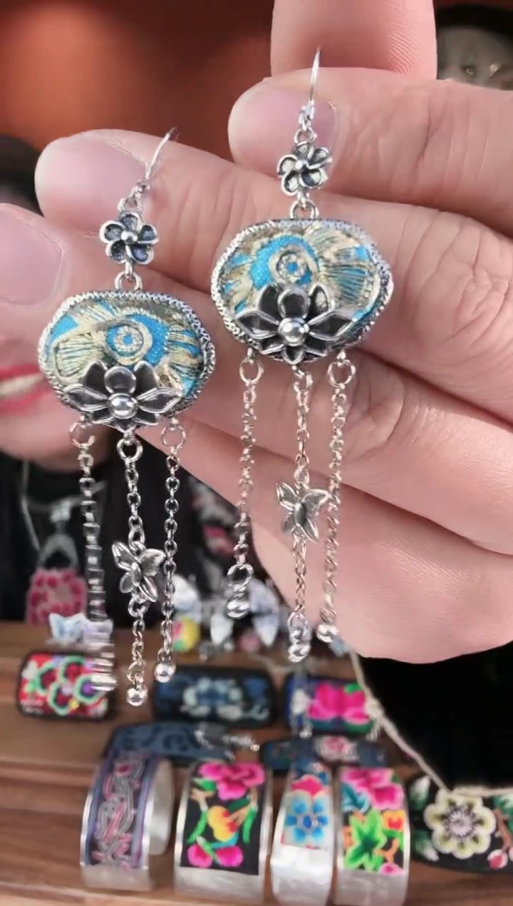 织绣非遗手工苗绣刺绣饰品19