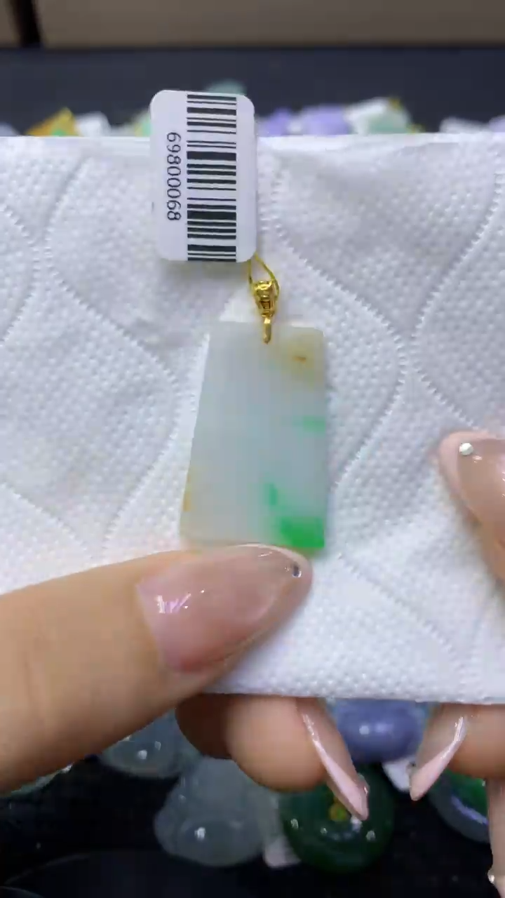 颈饰未镶嵌翡翠天然缅甸翡翠A货