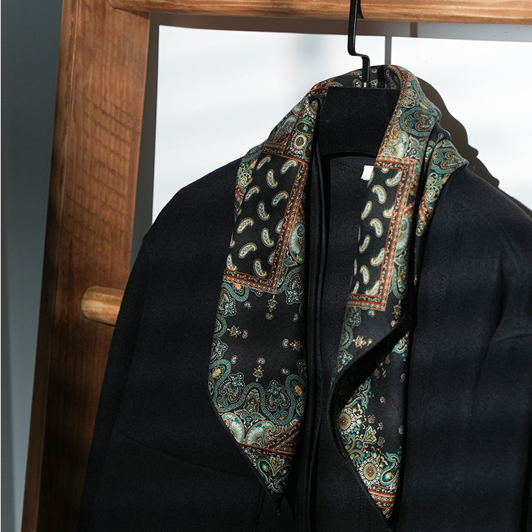 丝毛复古腰果花四季款手工卷边丝巾