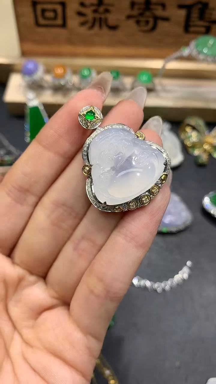 【闪购商品】翡翠吊坠(不含链)18K金镶嵌33团购