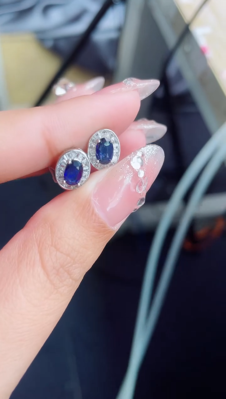 【闪购商品】蓝宝石耳饰银S925镶嵌耳饰