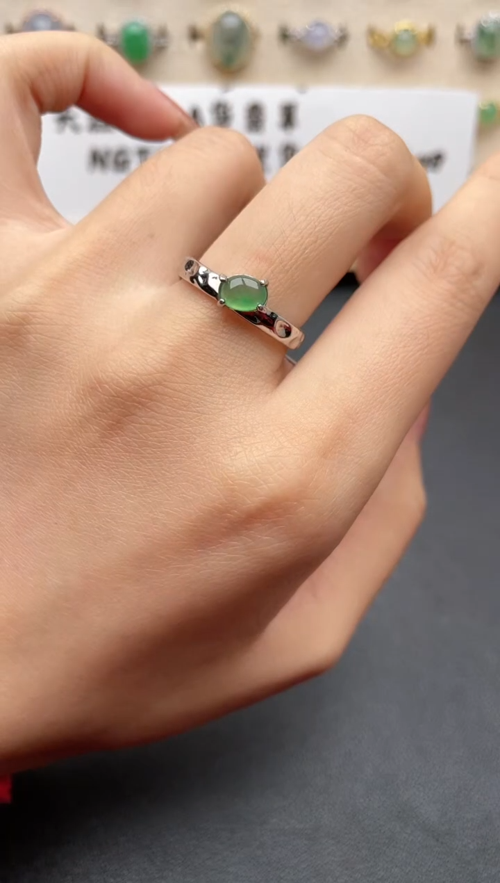 【闪购商品】翡翠戒指银S925镶嵌一物一证一礼盒