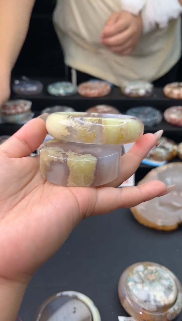 【闪购商品】石英质玉手镯未镶嵌赠送镯心（圈口59