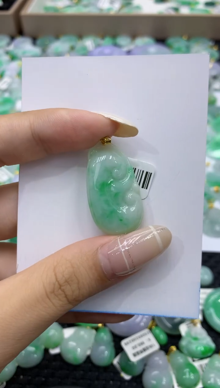 颈饰18K金镶嵌翡翠天然缅甸翡翠A货