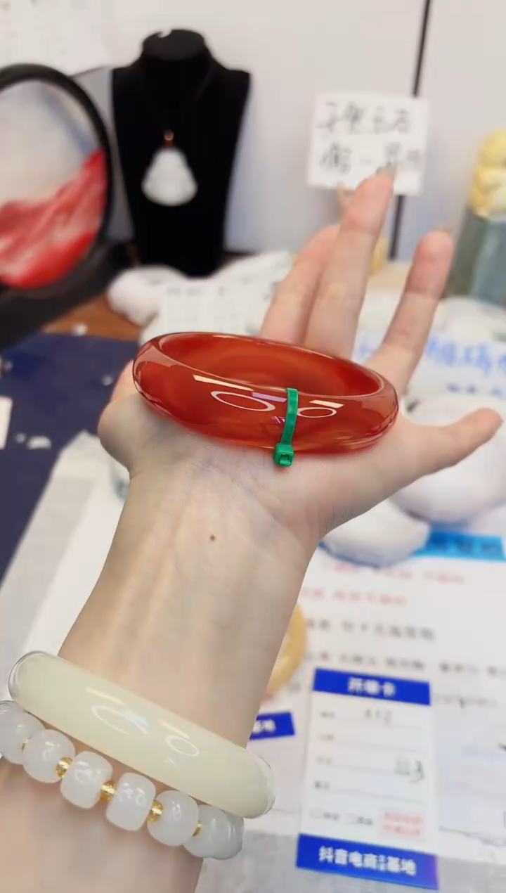 【闪购商品】石英质玉手镯未镶嵌412-玛瑙-圈口62