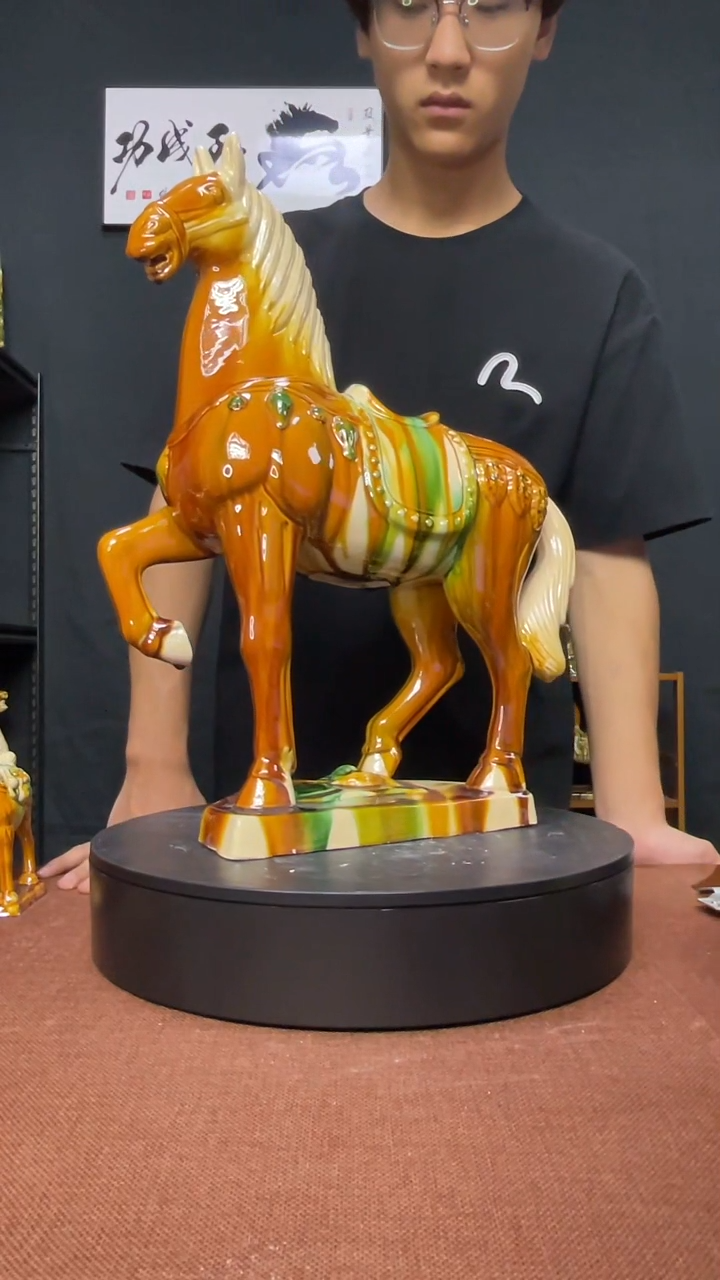 陶瓷将军马黄色1个高45cm