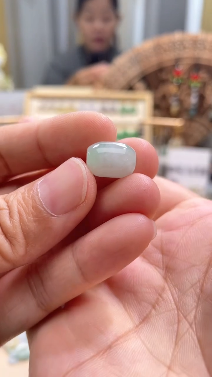 【闪购商品】翡翠颈饰未镶嵌路路通