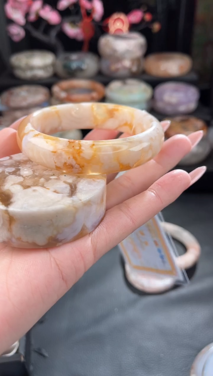 【闪购商品】石英质玉手镯未镶嵌樱花玛瑙60