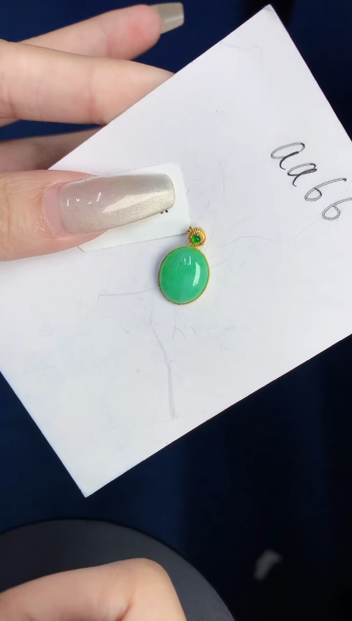 【闪购商品】翡翠颈饰18K金镶嵌0000000000