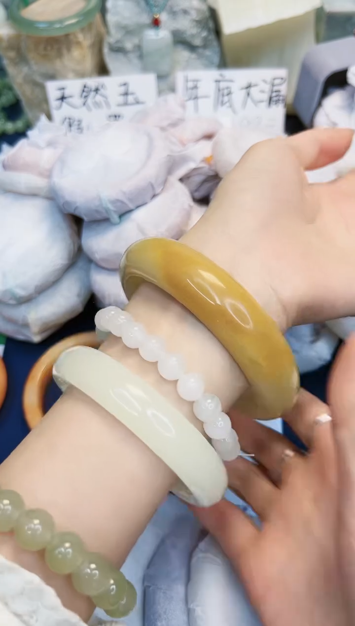 【闪购商品】石英质玉手镯未镶嵌377