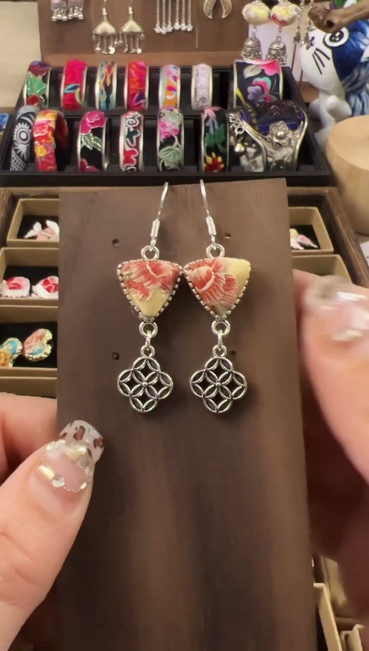 【闪购商品】织绣民族风老绣饰品398