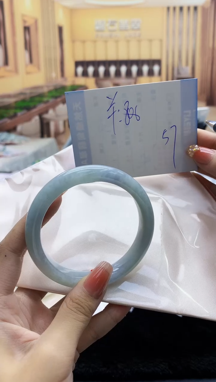 【闪购商品】翡翠手镯未镶嵌      H87-45