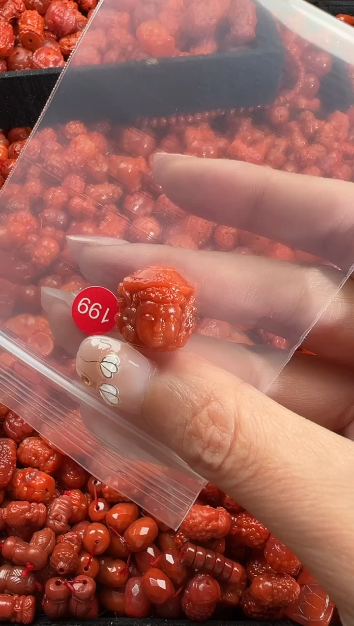 颈饰未镶嵌南红玛瑙1