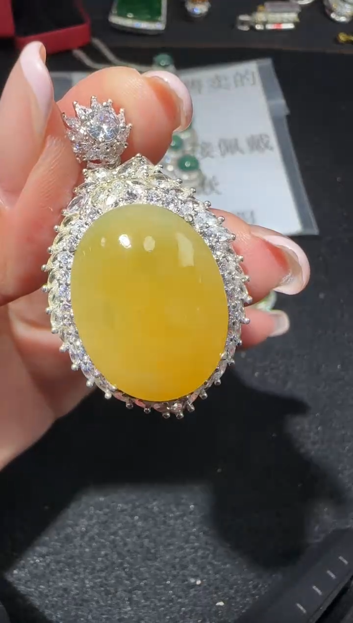 【闪购商品】翡翠吊坠(不含链)未镶嵌多样性发货拍一发一