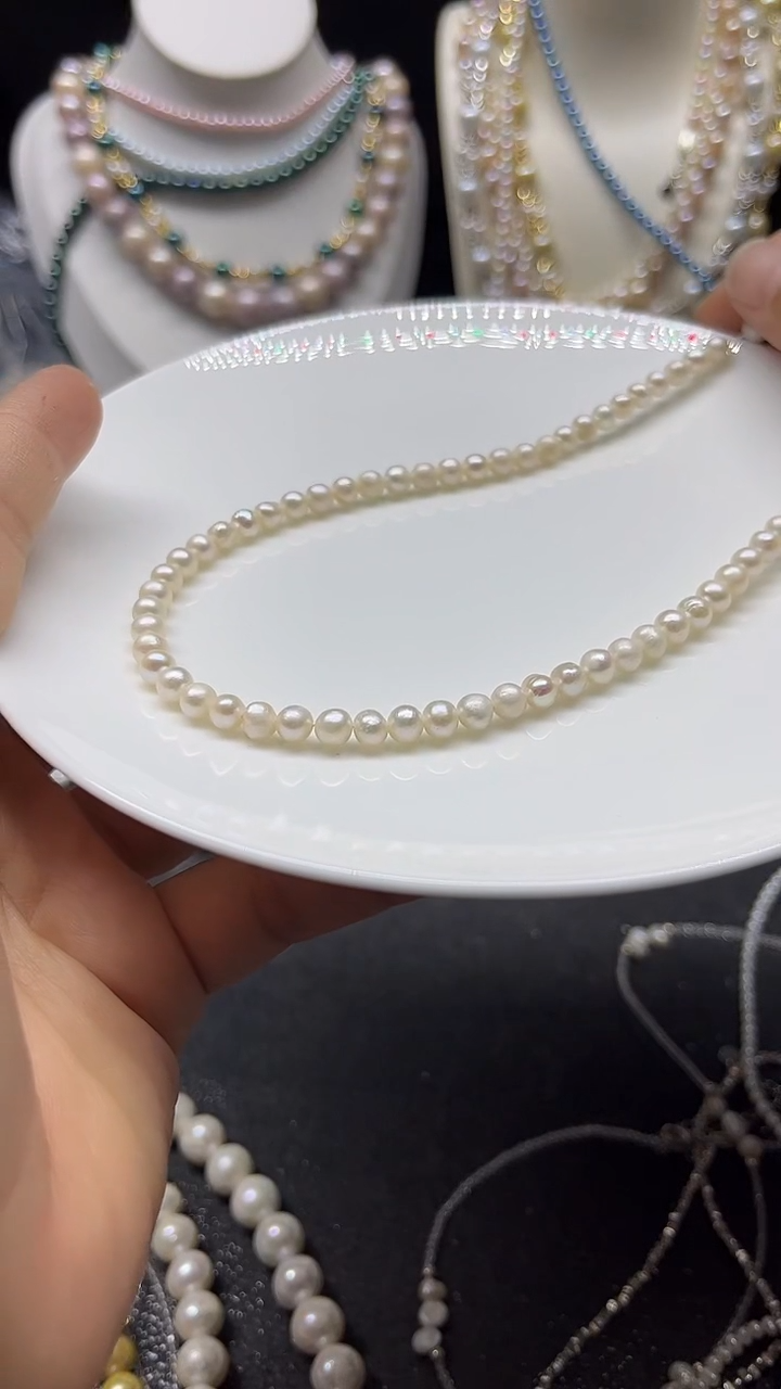 颈饰未镶嵌淡水珍珠多人