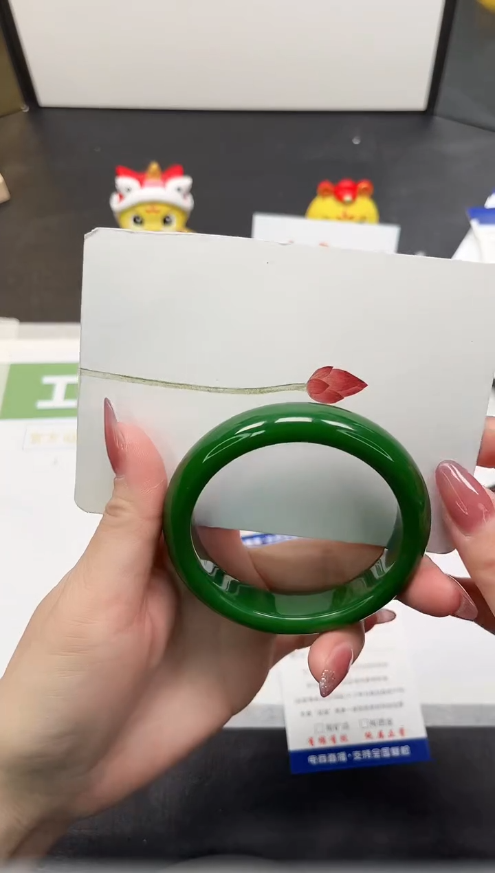 【闪购商品】石英质玉手镯未镶嵌156-58