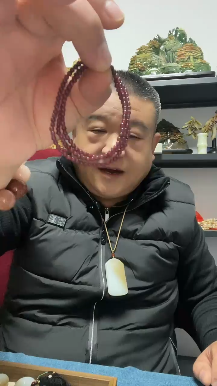 未镶嵌手串石榴石三圈叠戴手串