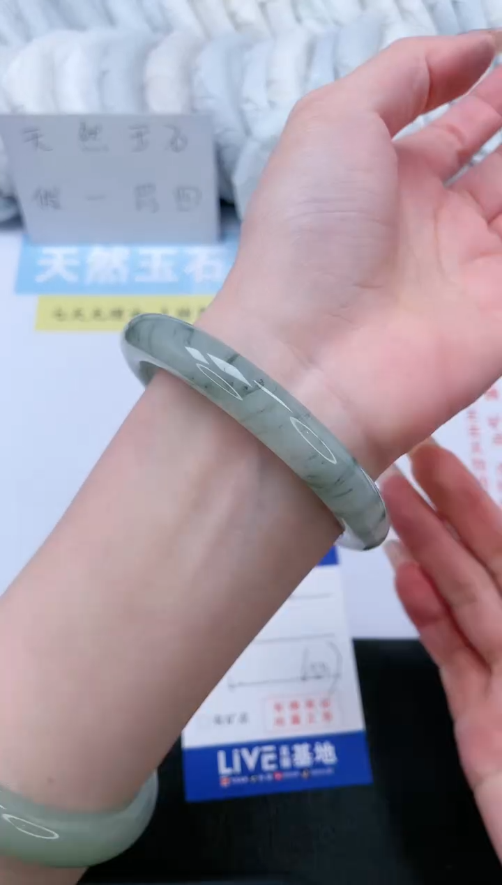 【闪购商品】石英质玉手镯未镶嵌T201-60.7