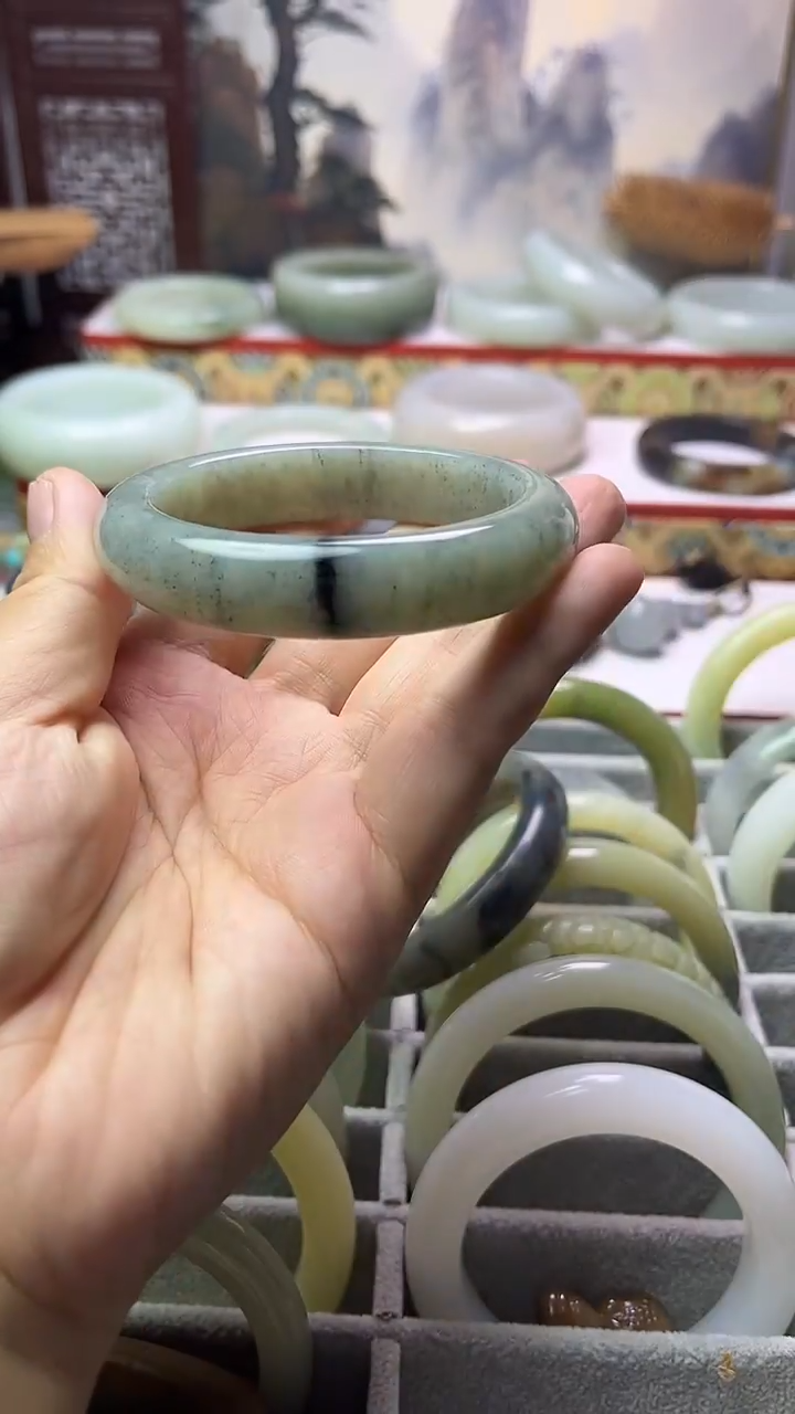 和田玉手镯未镶嵌新疆一线意境青花58+