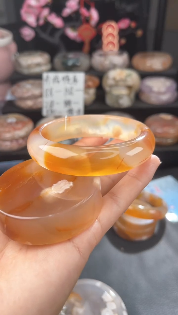 【闪购商品】石英质玉手镯未镶嵌61