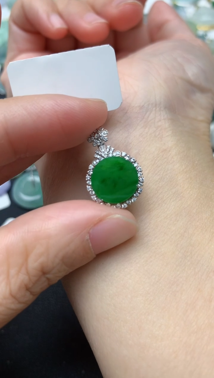 颈饰18K金镶嵌翡翠天然缅甸A货翡翠