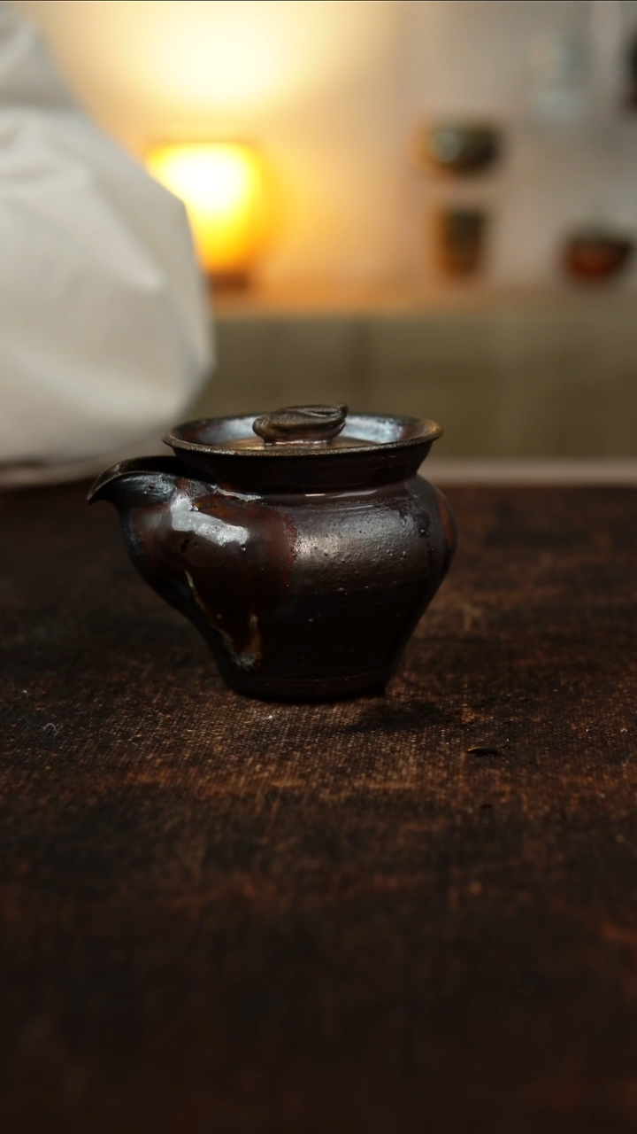 景德镇柴烧     红珍珠宝瓶   641  微瑕