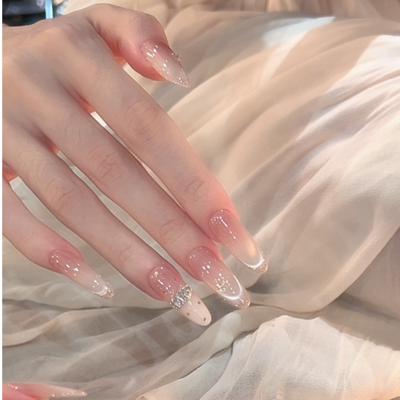 【预谋邂逅】气质显白纯欲风猫眼纯手工爆闪链条钻穿戴美甲贴片