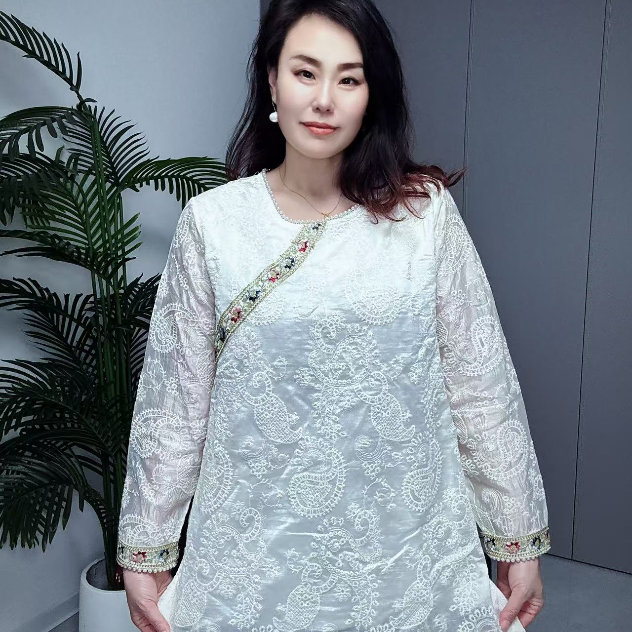 百搭蕾丝大衫国风长袖圆领拼接常规款重工刺绣上衣遮肉显瘦2390