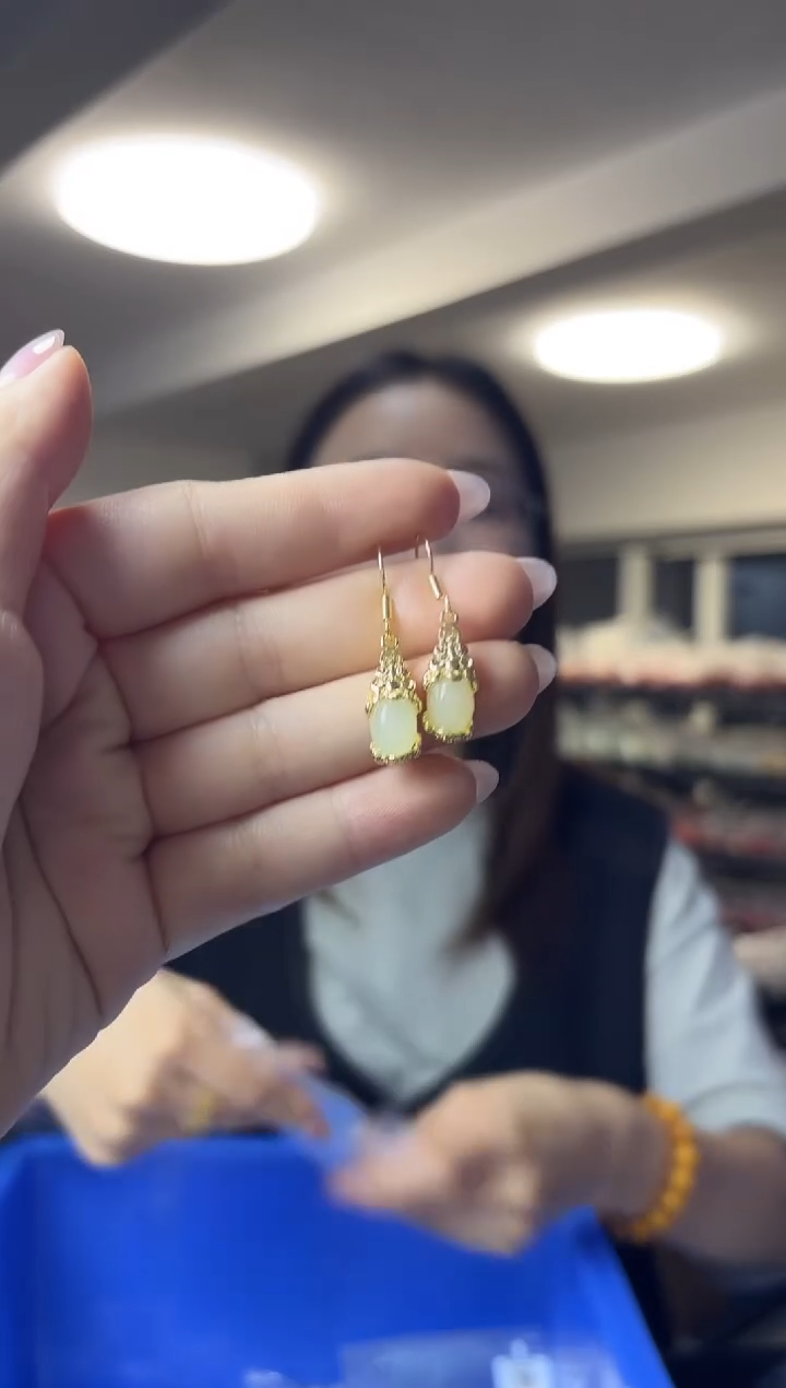 未镶嵌和田玉耳饰（多样性发一件）