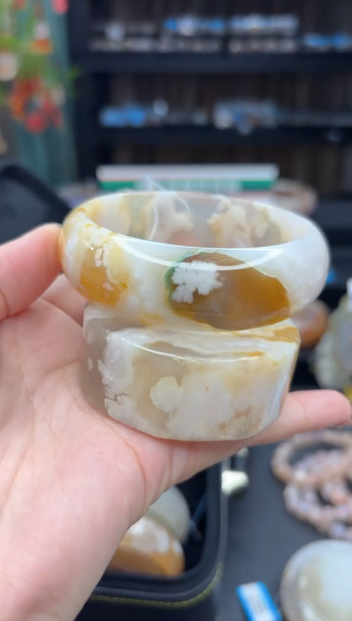 【闪购商品】石英质玉手镯未镶嵌528（61圈赠送镯心）