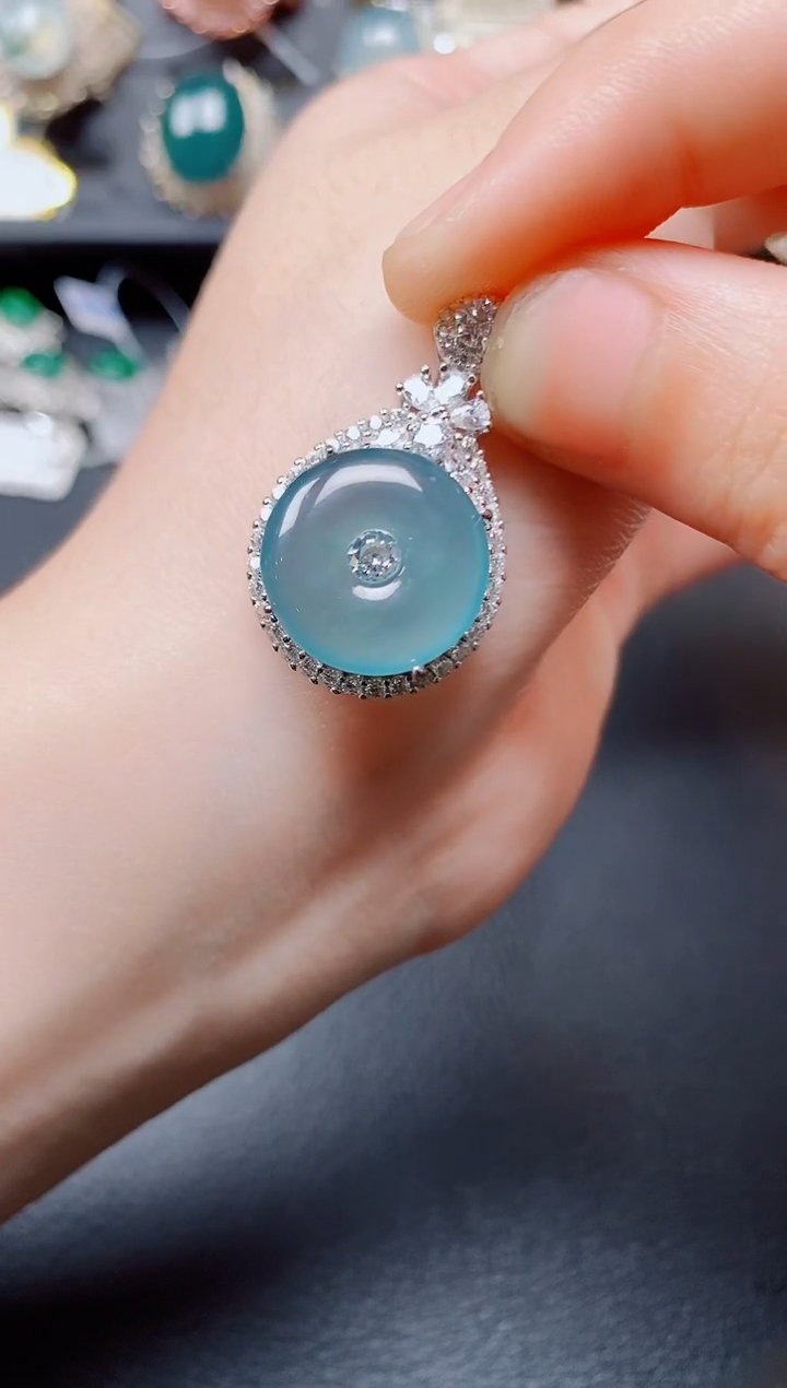 翡翠银S925镶嵌吊坠(赠链)翡翠