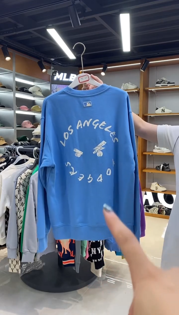 蓝色孤品笑脸卫衣