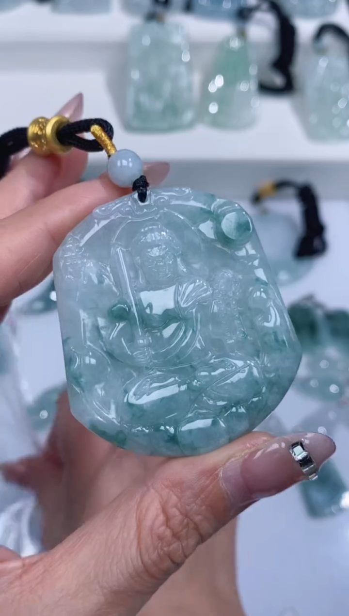 颈饰未镶嵌翡翠吊坠