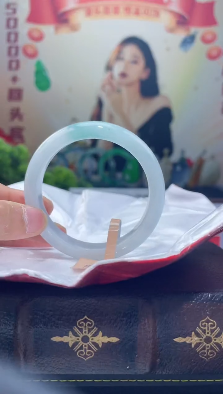 【闪购商品】翡翠手镯未镶嵌手镯4