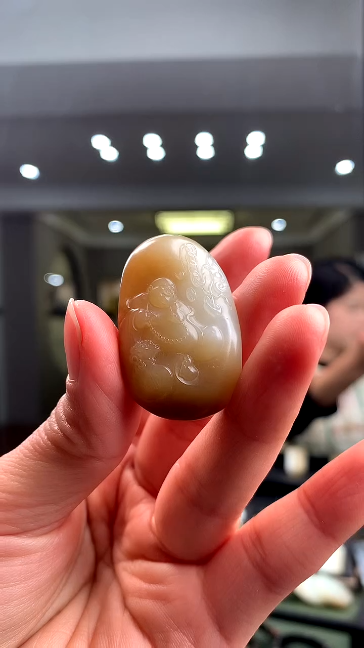 颈饰未镶嵌翡翠木**箫挂件