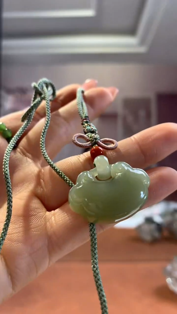 【闪购商品】和田玉挂件未镶嵌晴水小锁