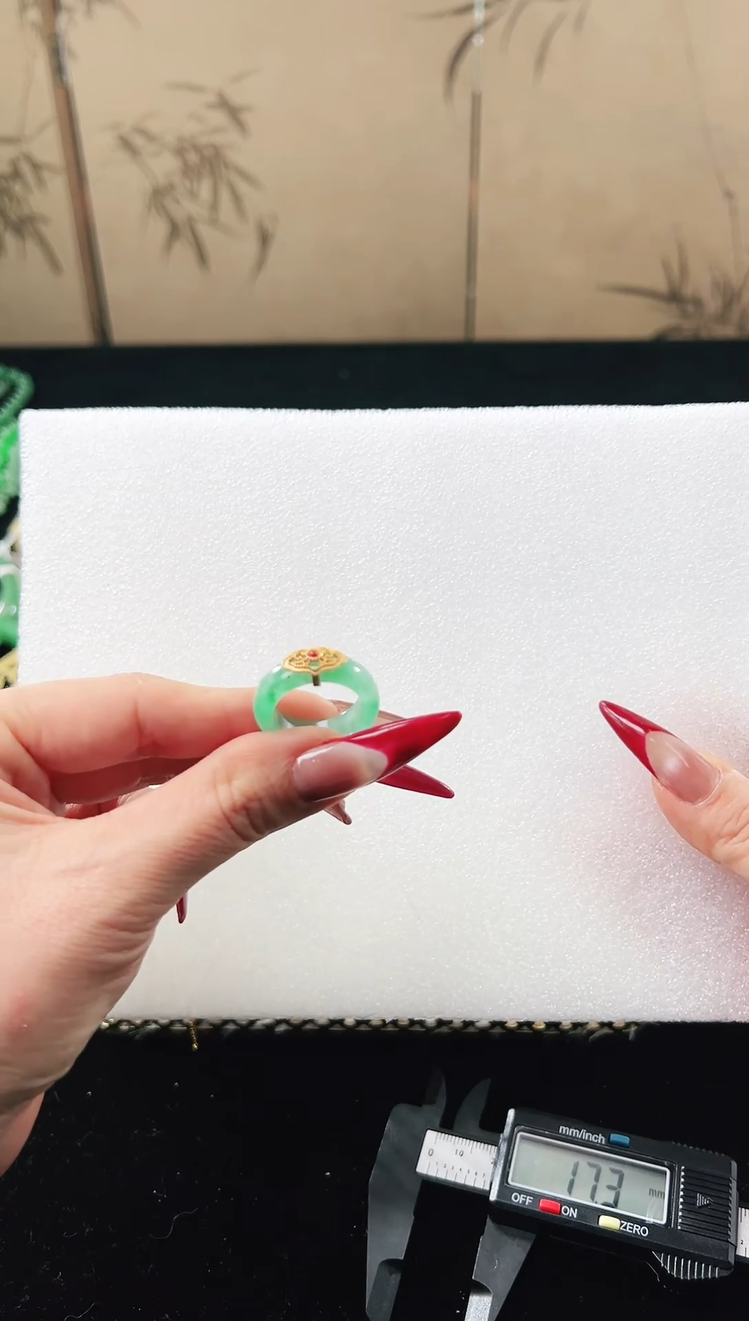 【闪购商品】石英质玉戒圈银S925镶嵌天然非洲翠戒指