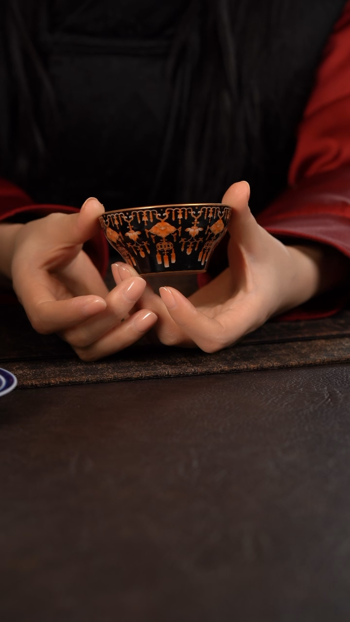 【闪购商品】杯云霞珍藏黑地灯笼杯