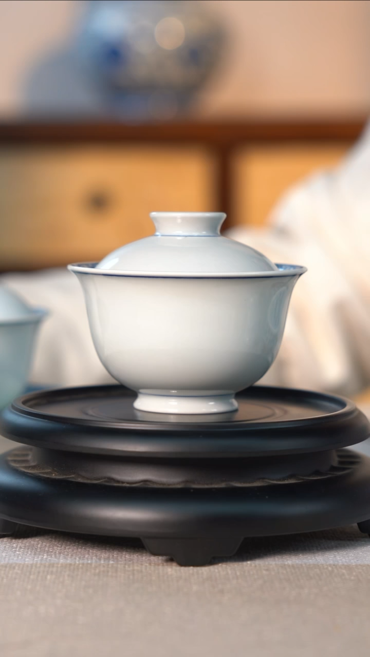 【闪购商品】素胎盖碗内绘花花花