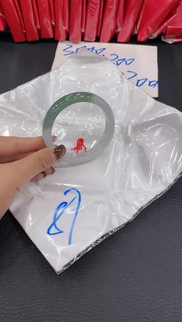 【闪购商品】翡翠手镯未镶嵌手镯