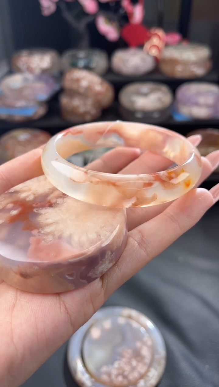 【闪购商品】石英质玉手镯未镶嵌58