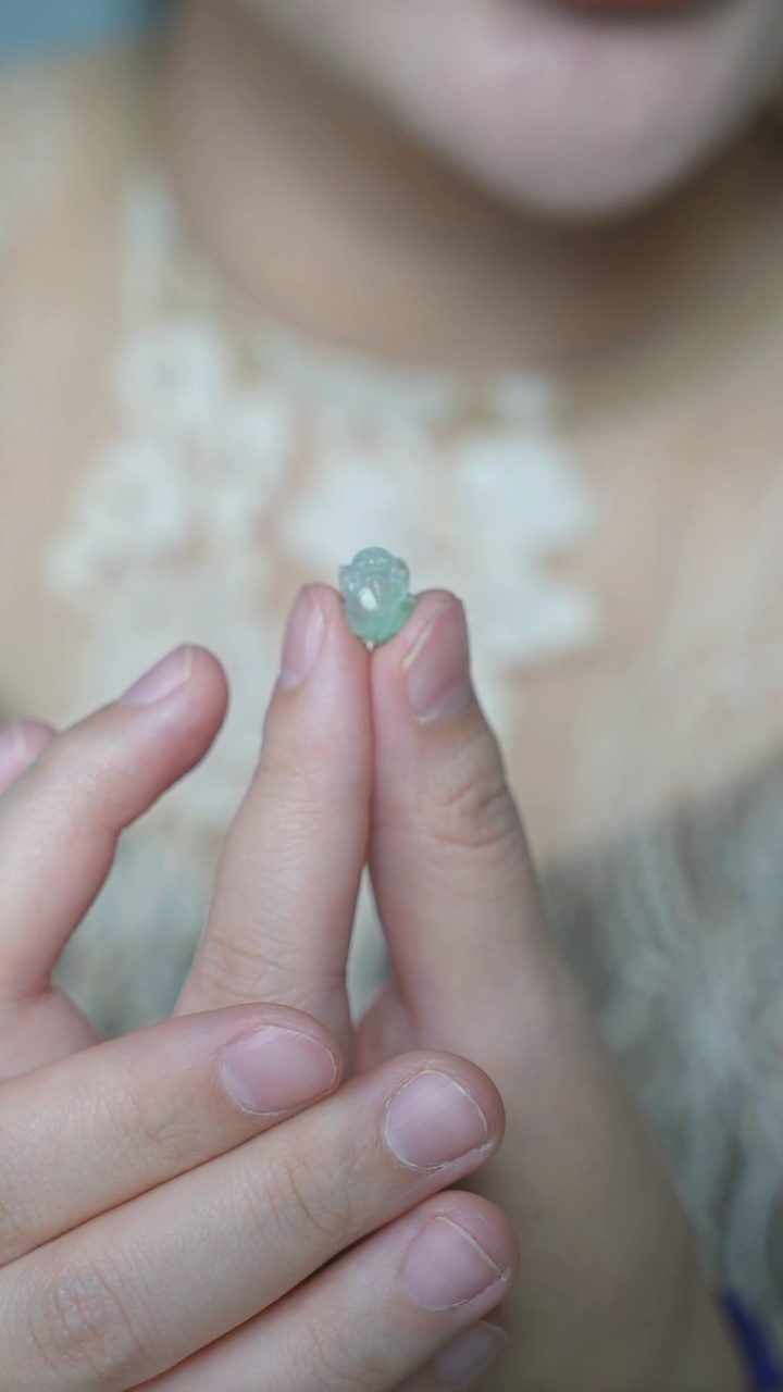 【闪购商品】翡翠裸石AA/冰飘花貔貅翡翠裸石