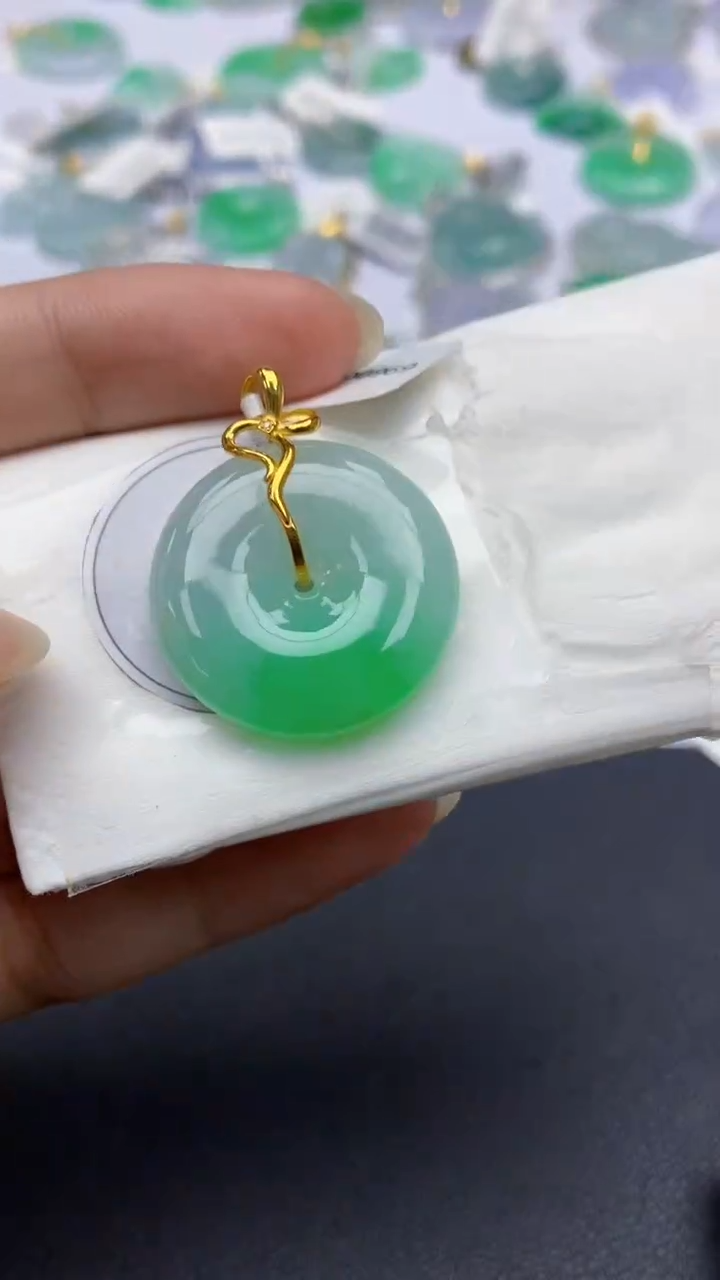 翡翠18K金镶嵌颈饰天然缅甸a货翡翠百元以上9元证书费自理