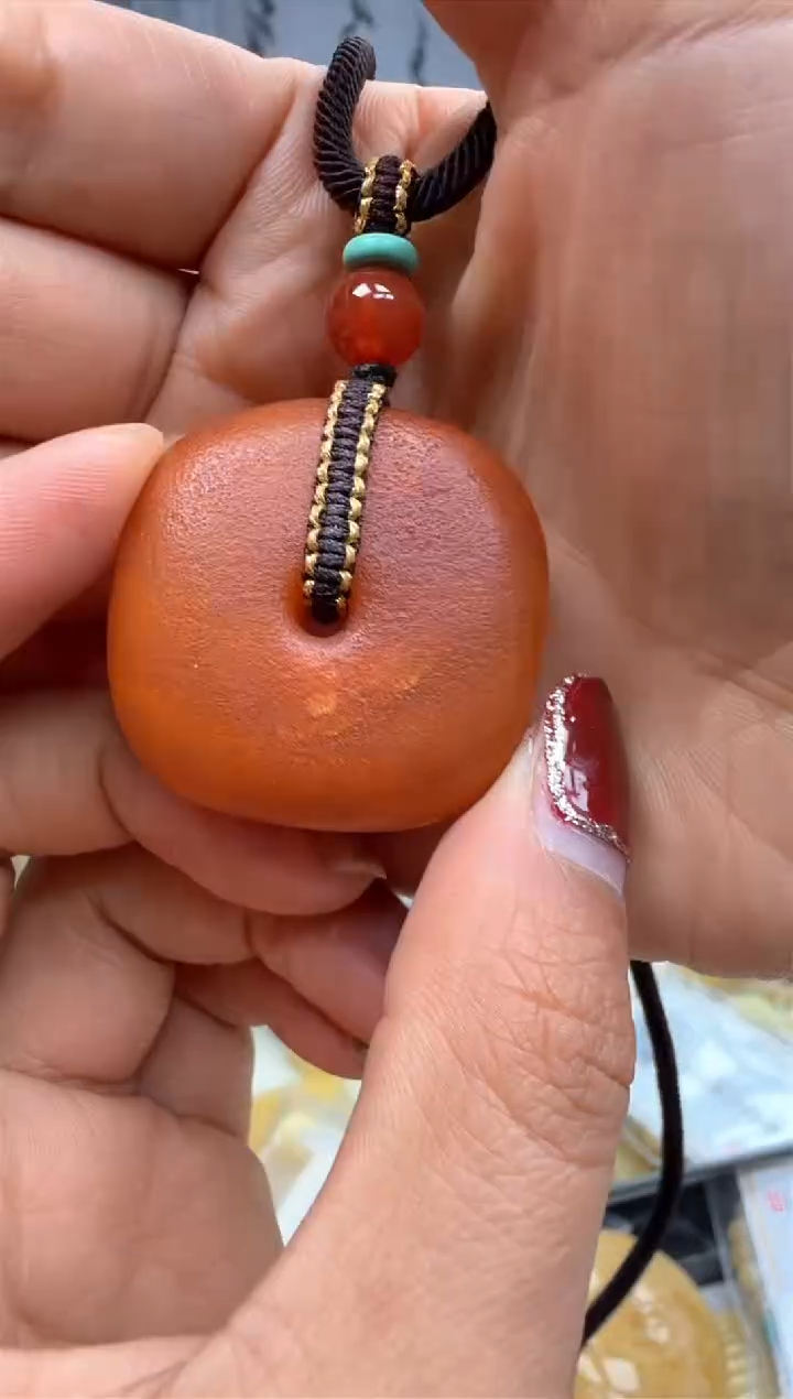 【闪购商品】琥珀裸石未镶嵌挂坠