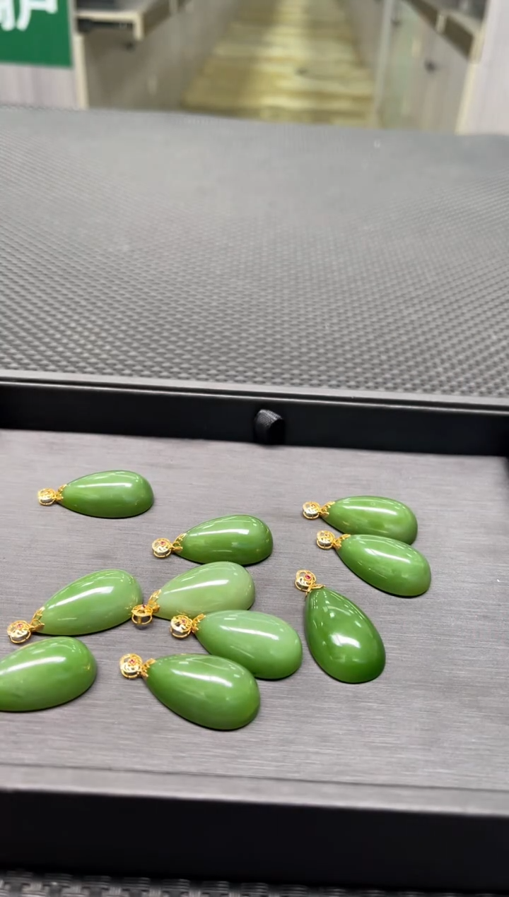 【闪购商品】和田玉吊坠18K金镶嵌多样性发1件