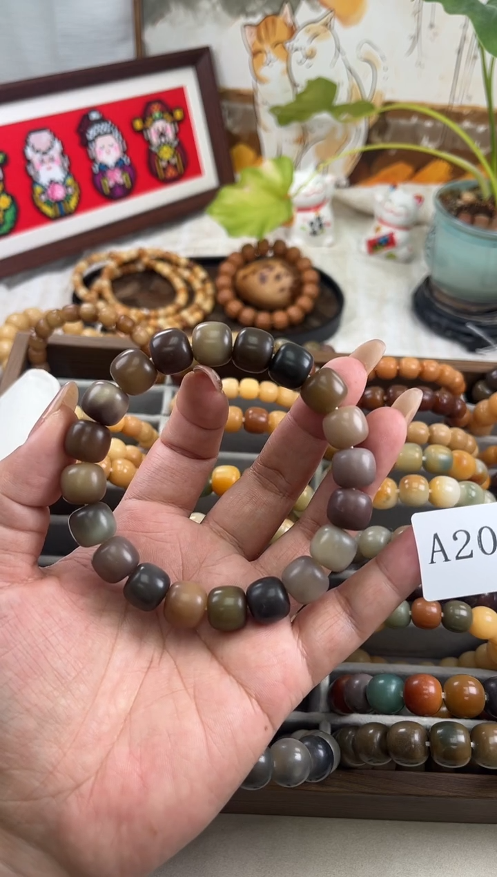手串菩提根/象牙果冰*`a204 卡13 干磨莫奈微瑕