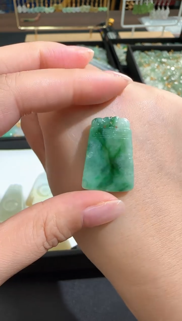 【闪购商品】翡翠颈饰未镶嵌2502024131