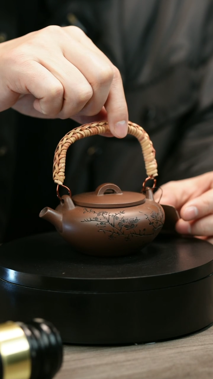 茶壶紫砂德*特H1641赵信军竹编梅花提梁