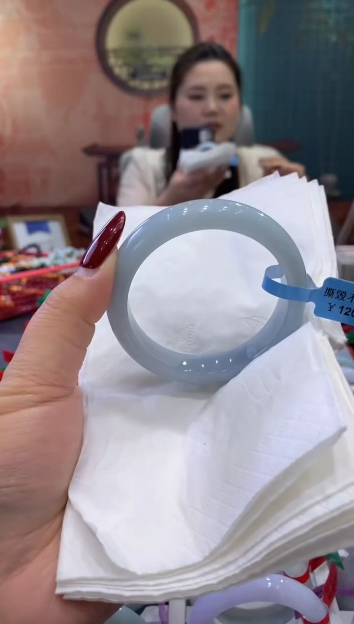 【闪购商品】翡翠手镯未镶嵌多人0001560