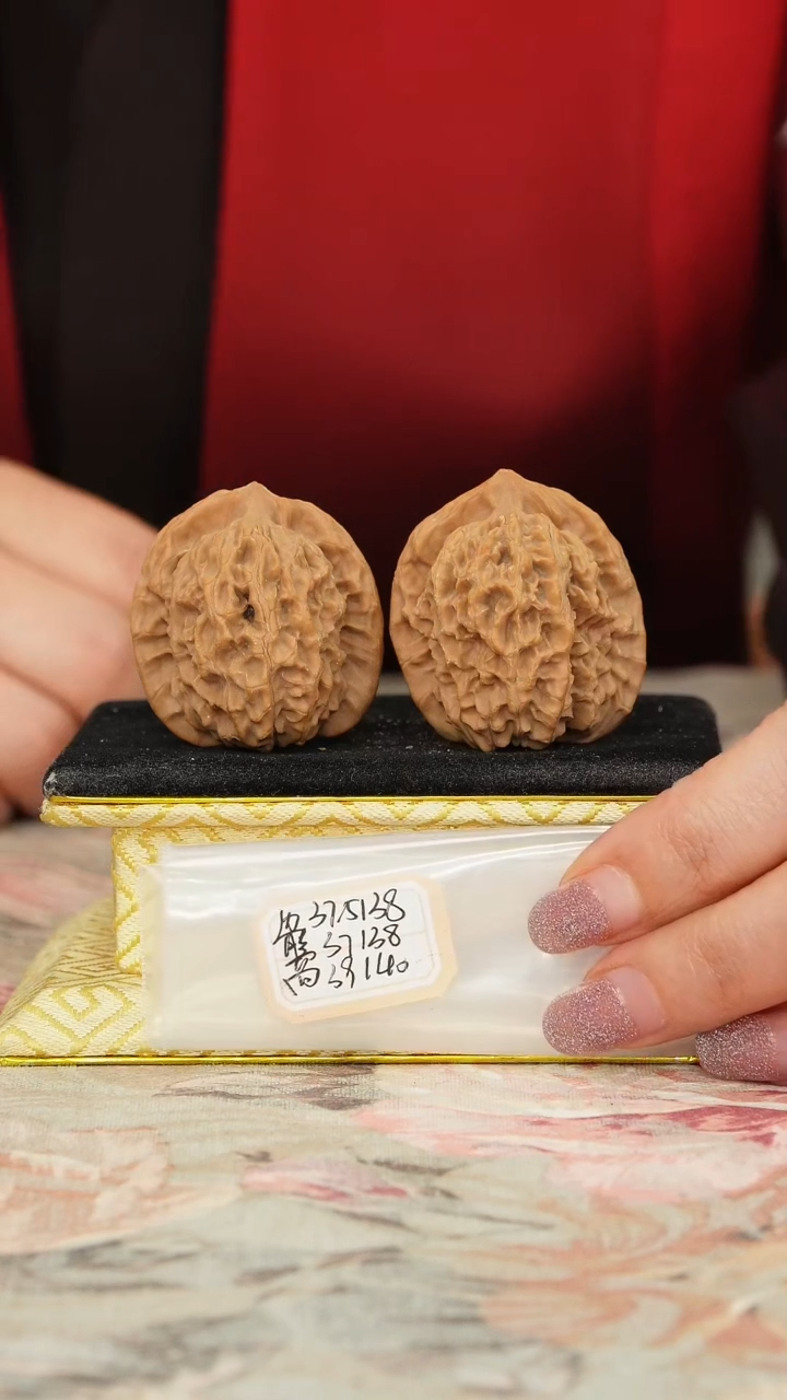 【闪购商品】文玩核桃把件非嫁接马老四